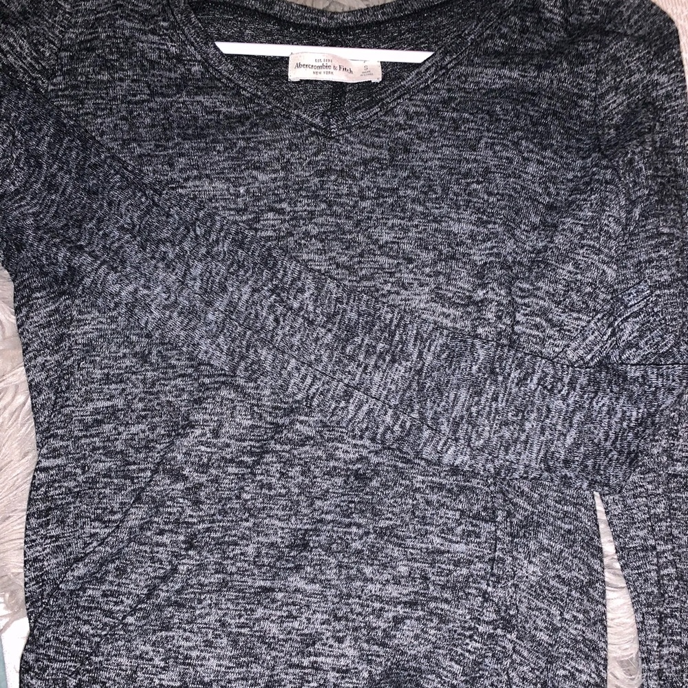 Abercrombie and Fitch v-neck long sleeve